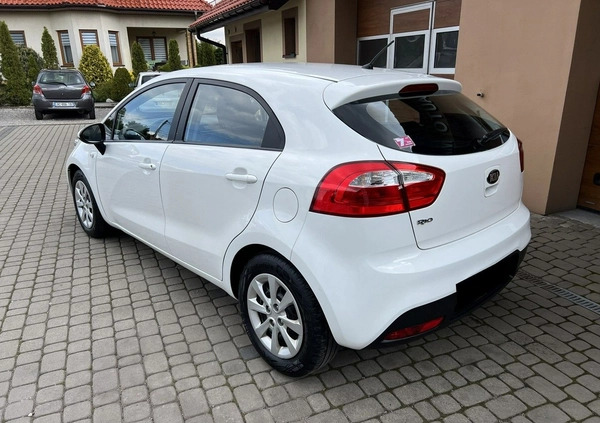 Kia Rio cena 27900 przebieg: 104000, rok produkcji 2012 z Poddębice małe 154